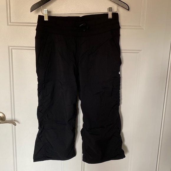 Lululemon Capris - Picture 1 of 1